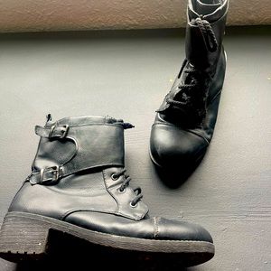 Combat boots